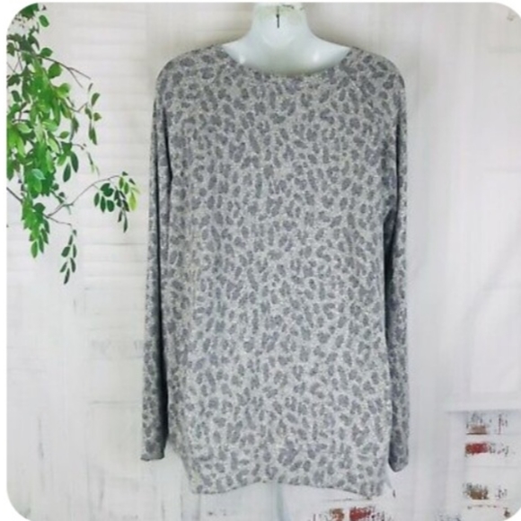 Buffalo David Bitton Leopard Print Plush Knit Sweatshirt Women's Size Large - Picture 2 of 8